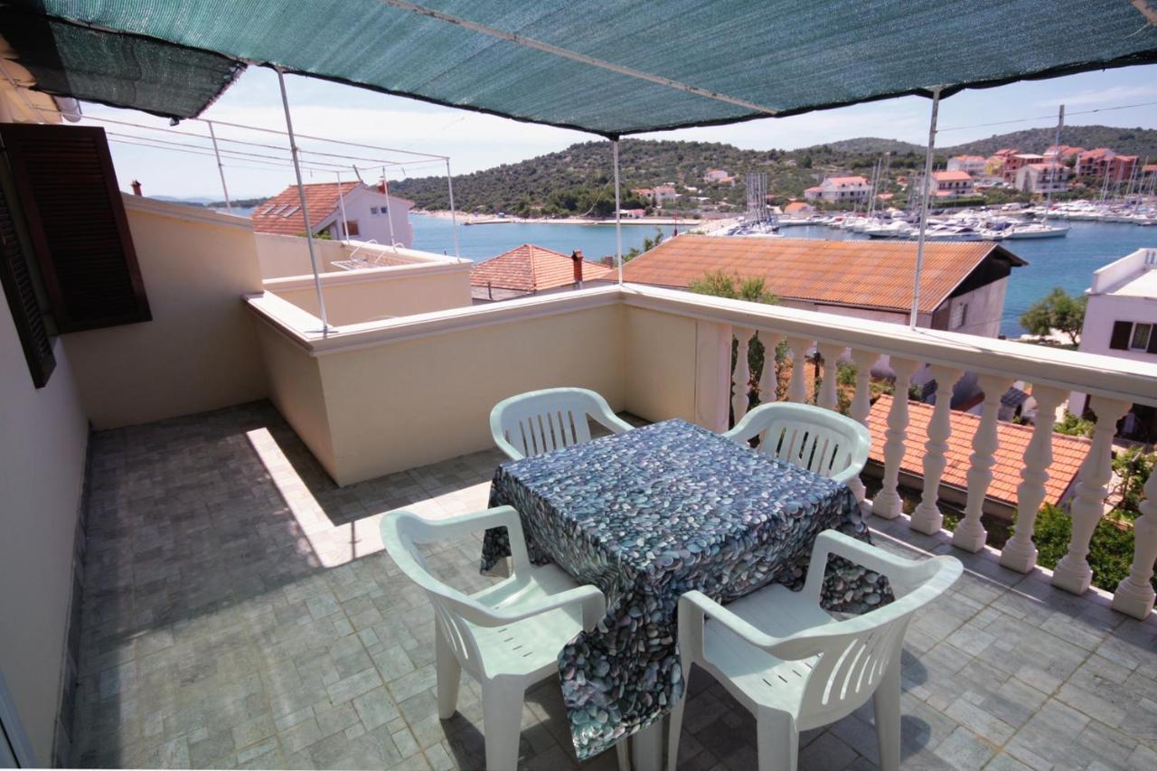 Apartments By The Sea Jezera, Murter - 5063 Εξωτερικό φωτογραφία